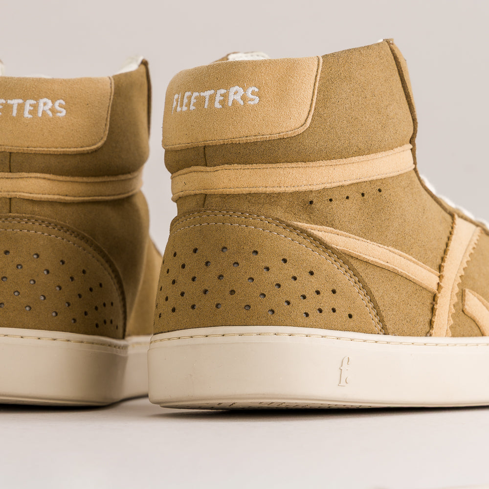 Barefoot mid-ankle sneakers
