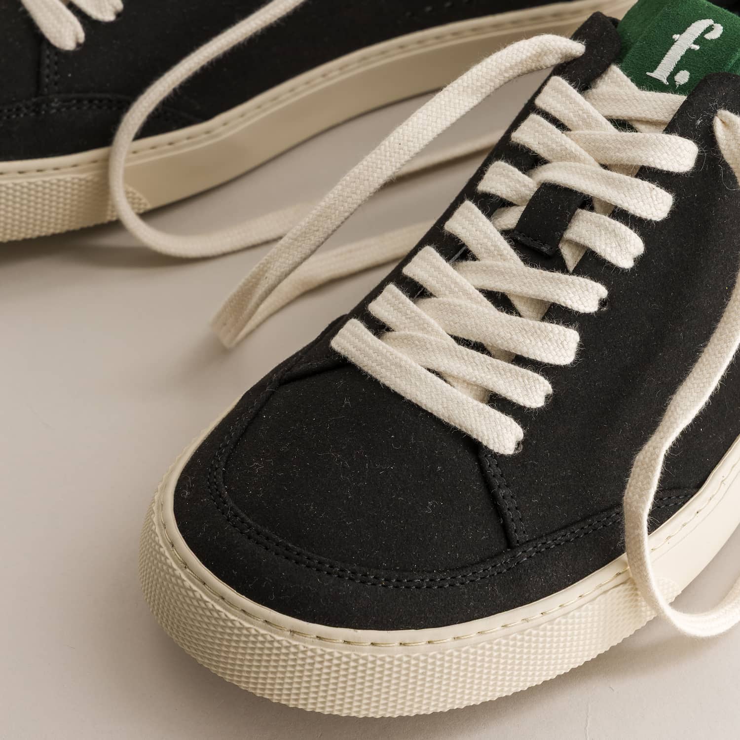 Barefoot sneakers Black & Pink - detailed view